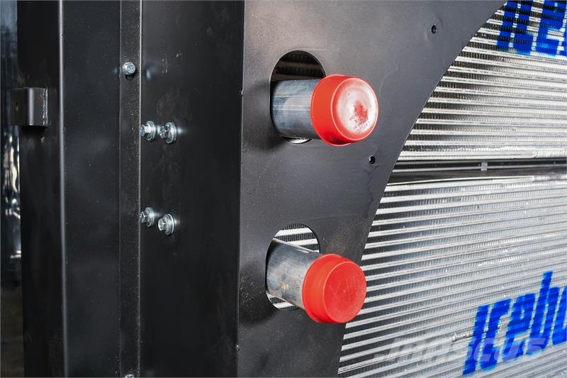 Hyundai / Doosan 451KW Radiator # 990249 Radiatoare