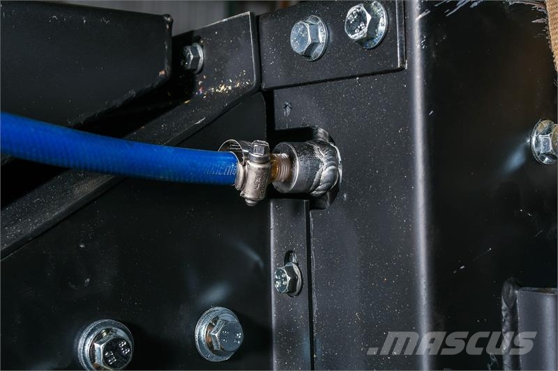 Hyundai / Doosan 451KW Radiator # 990249 Radiatoare