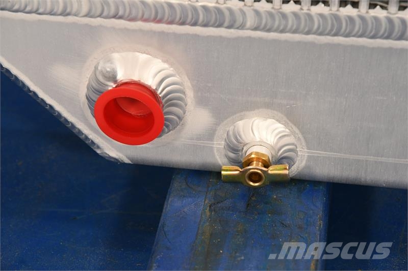 International 4900 Radiator # 603386 Radiatoare
