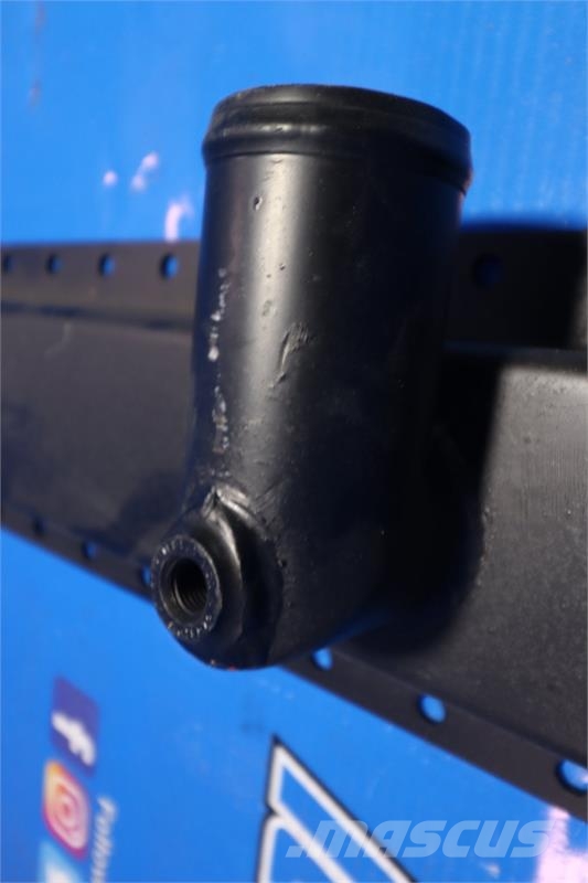 International 9370 Bottom Tank # 603447 مشعات