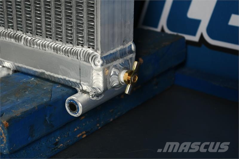 International 9900I / Prostar Radiator # 603210 Radiatoare