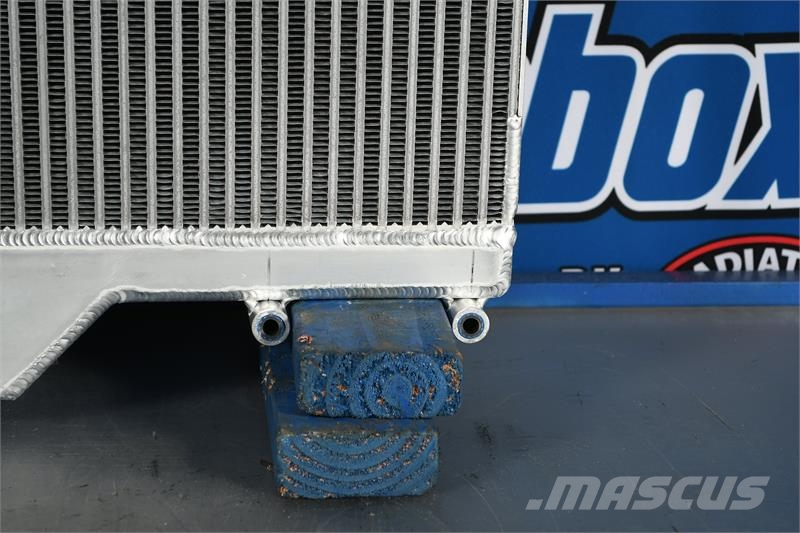 International 9900I / Prostar Radiator # 603210 Radiatoare
