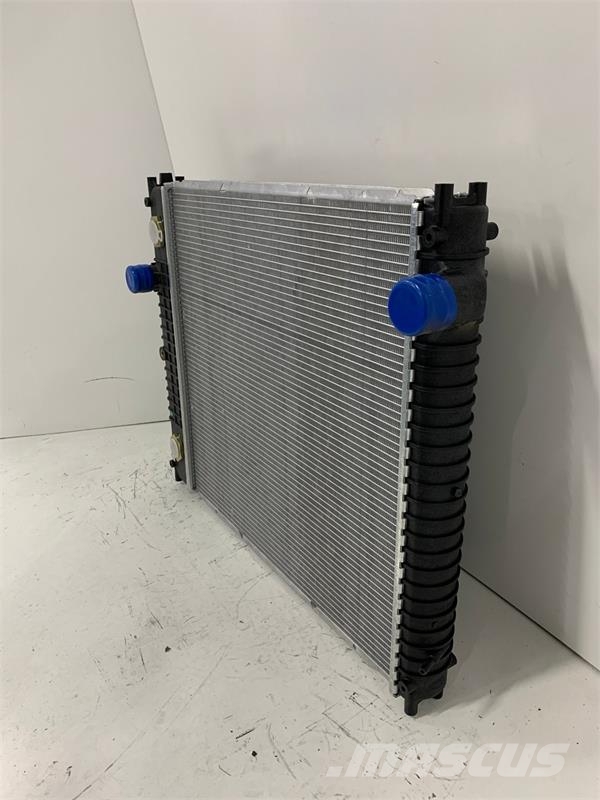 International F500,F600,CF500,CF600 Radiator # 603201 Radiators