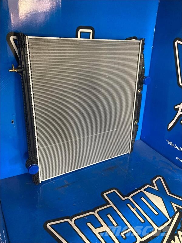 International LT625 , HX520 Radiator # 603366 Radiators