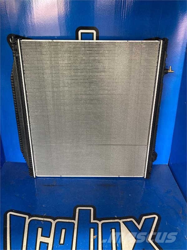 International LT625 , HX520 Radiator # 603366 Radiators