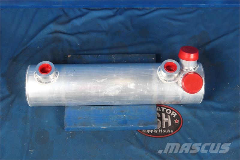 International Navistar Oil Cooler # 603446 Radiators