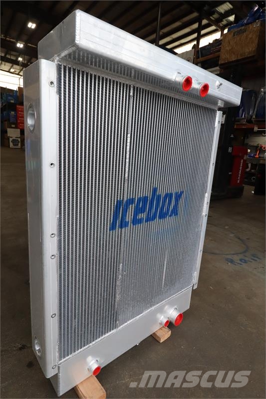 International TD 20 Radiator # 920044 Hűtők