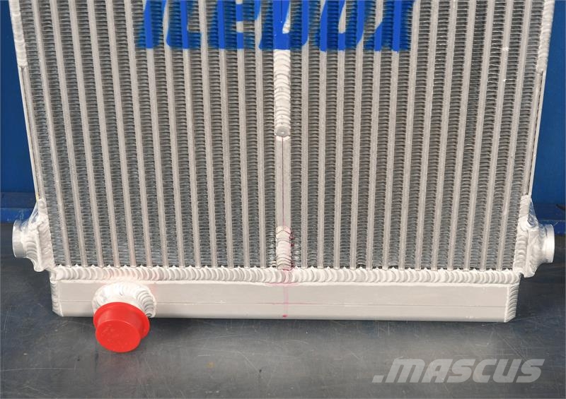 International TD340 Radiator # 920011 Радиатори