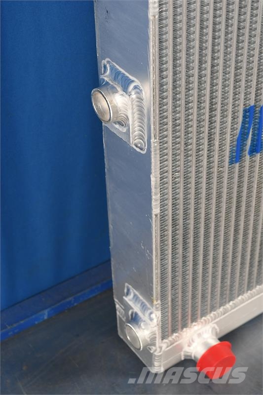 International TD340 Radiator # 920011 Радиатори
