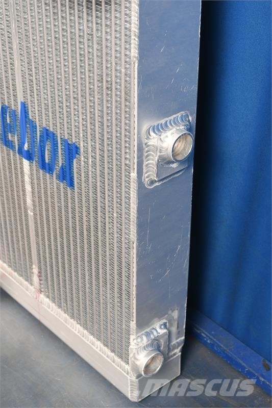 International TD340 Radiator # 920011 Радиатори