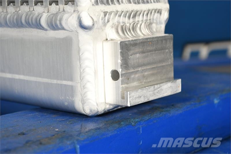 JCB 160, 170 Radiator # 890112 مشعات