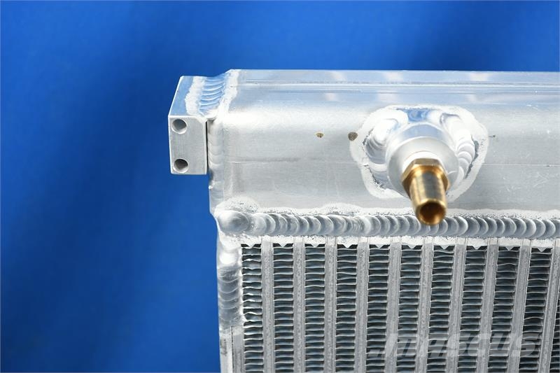 JCB 212s Radiator # 890096 Radiadores