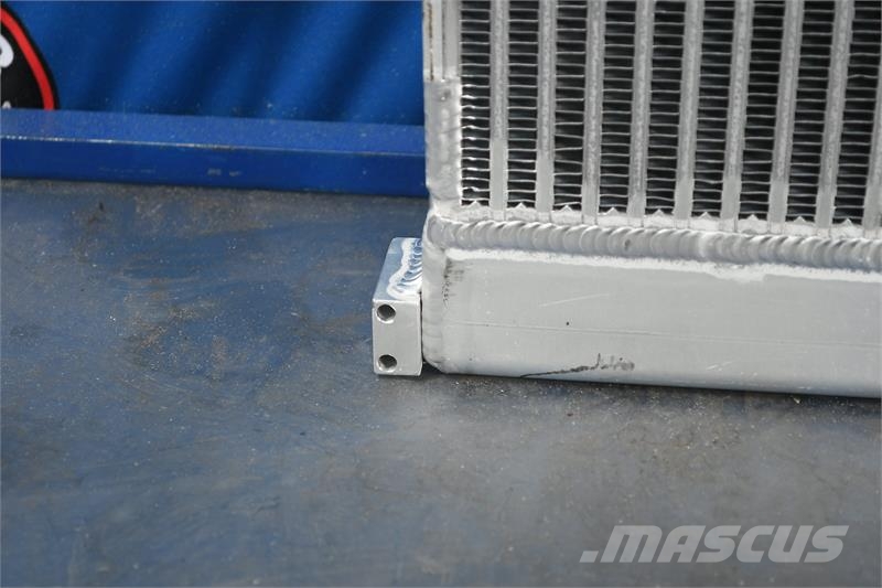 JCB 212s Radiator # 890096 Radiadores