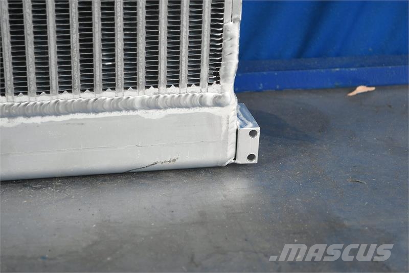 JCB 212s Radiator # 890096 Radiadores