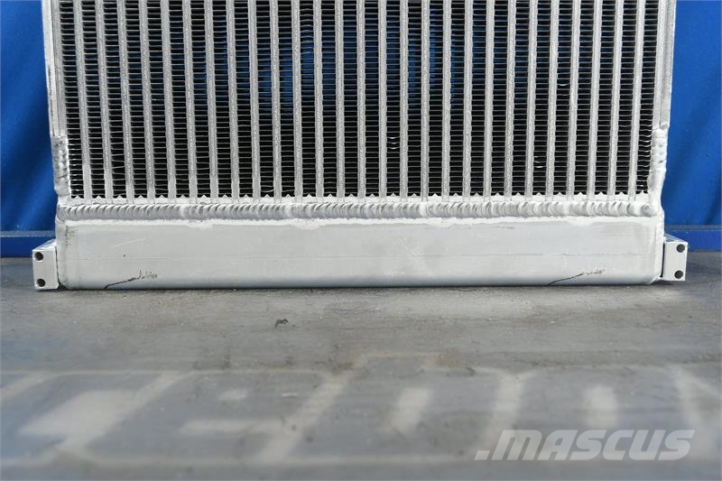 JCB 212s Radiator # 890096 Radiadores