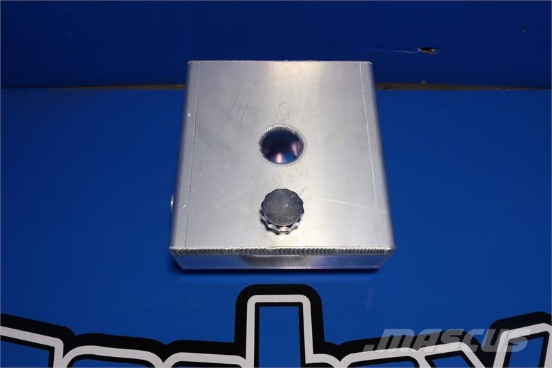 JCB 418, 437 Reservoir Tank # 890652 مشعات