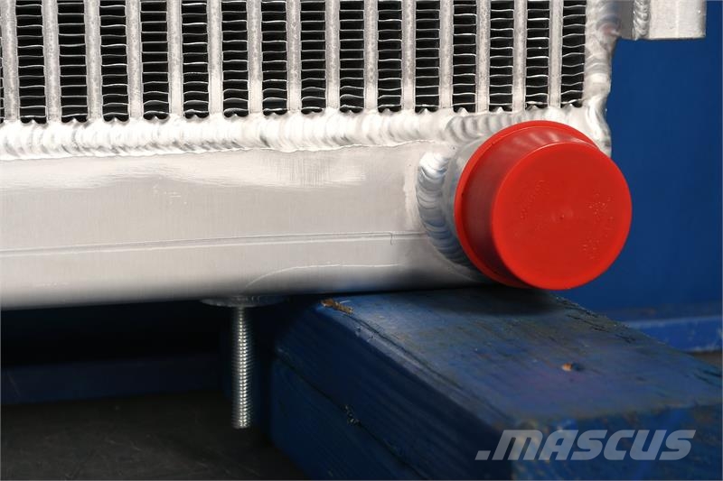 JLG Radiator # 890303 Radiadores