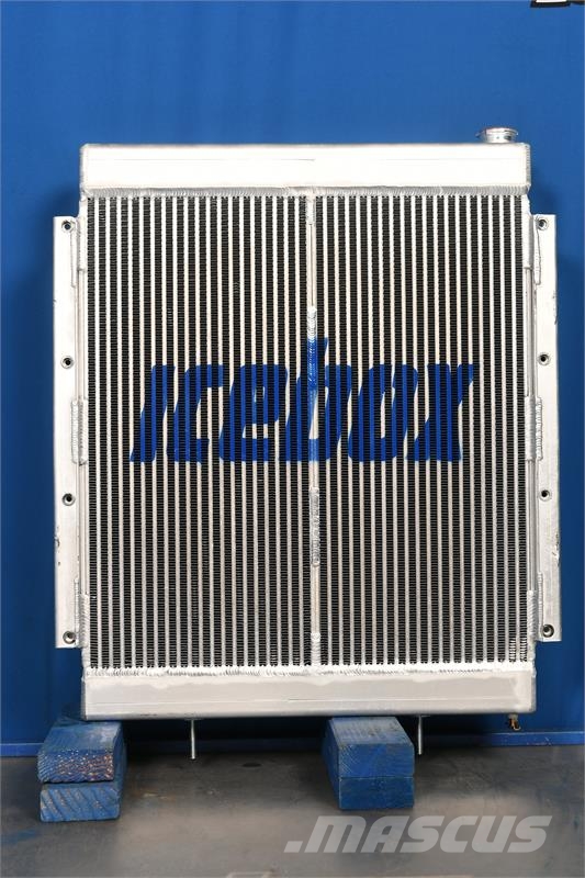 JLG Radiator # 890303 Radiadores