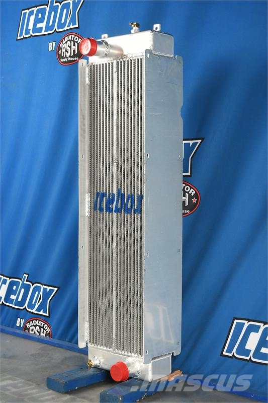 John Deere 2154D Radiator # 870466 Радиатори