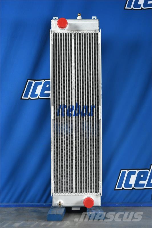 John Deere 2154D Radiator # 870466 Радиатори