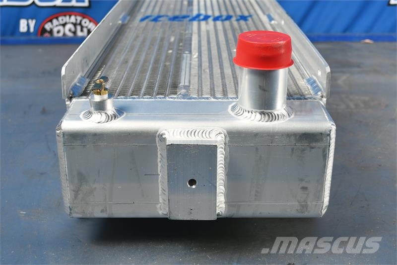 John Deere 2154D Radiator # 870466 Радиатори