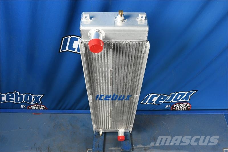 John Deere 2154D Radiator # 870466 Радиатори