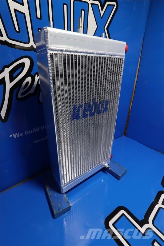 John Deere 320G Radiator # 871098 Radiatoare