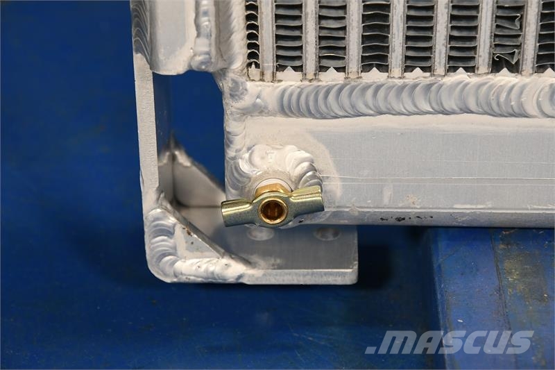 John Deere 350 Radiator # 870188 Radiatori
