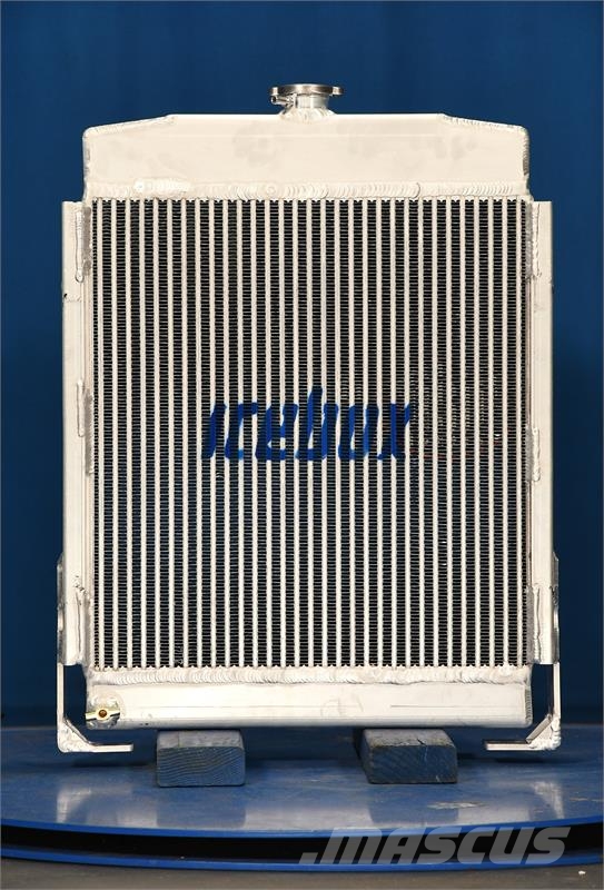 John Deere 350 Radiator # 870188 Radiatori