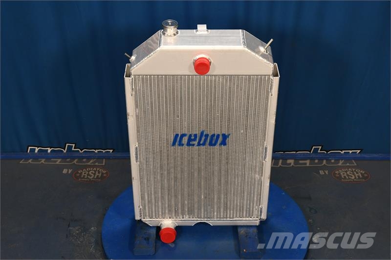 John Deere 4440 Radiator # 870427 Radiátory