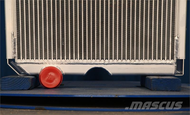 John Deere 4440 Radiator # 870427 Radiátory