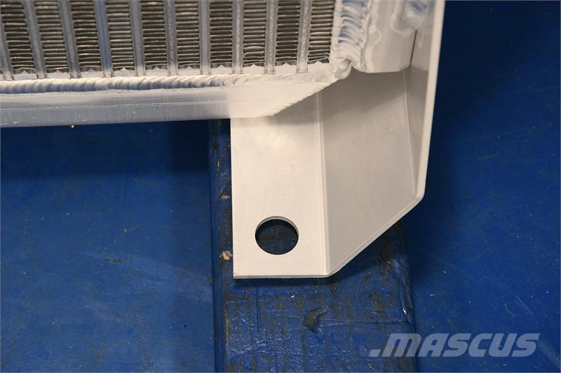 John Deere 4440 Radiator # 870427 Radiátory