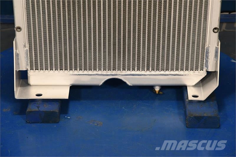 John Deere 4440 Radiator # 870427 Radiátory