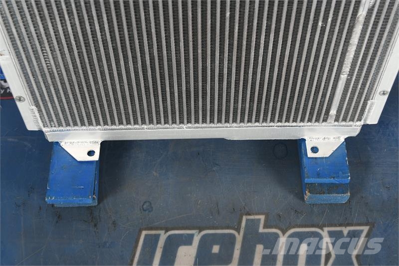 John Deere 4850, 4555, 4650, Early 4755 Radiator # 871136 ラジエター