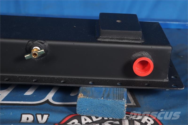 John Deere 550A, 550B Bottom Tank # 870477 Radiadores
