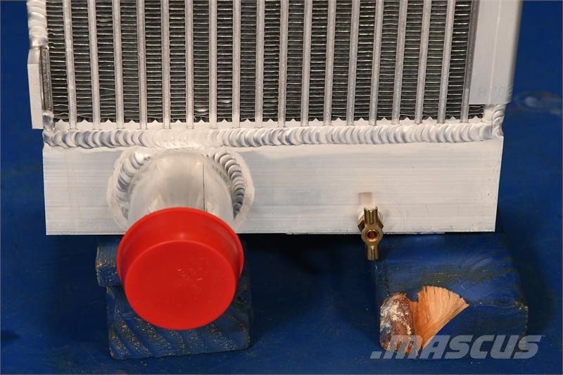 John Deere 550H Radiator # 870202 Radiadores