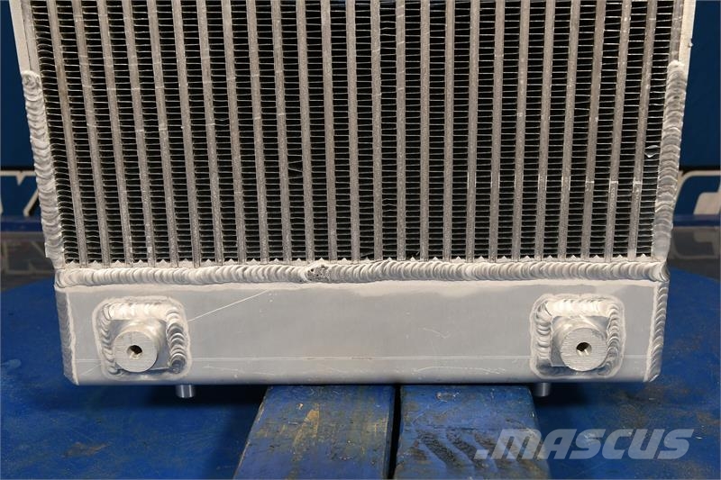 John Deere 650 DLC Radiator # 870122 Radiadores