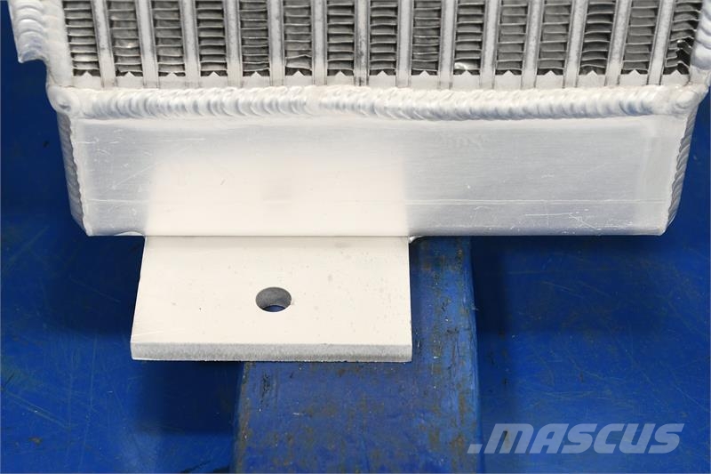 John Deere 650J Radiator # 870201 Radiadores