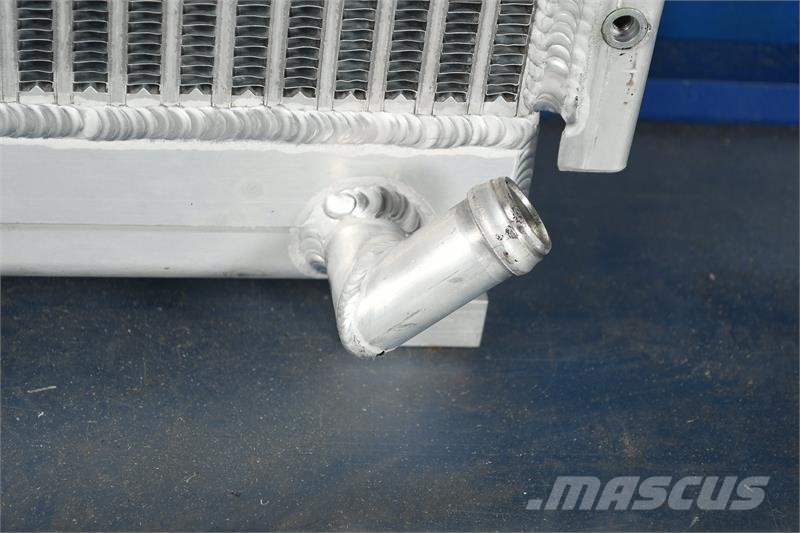 John Deere 670 Radiator # 870137 Radiadores