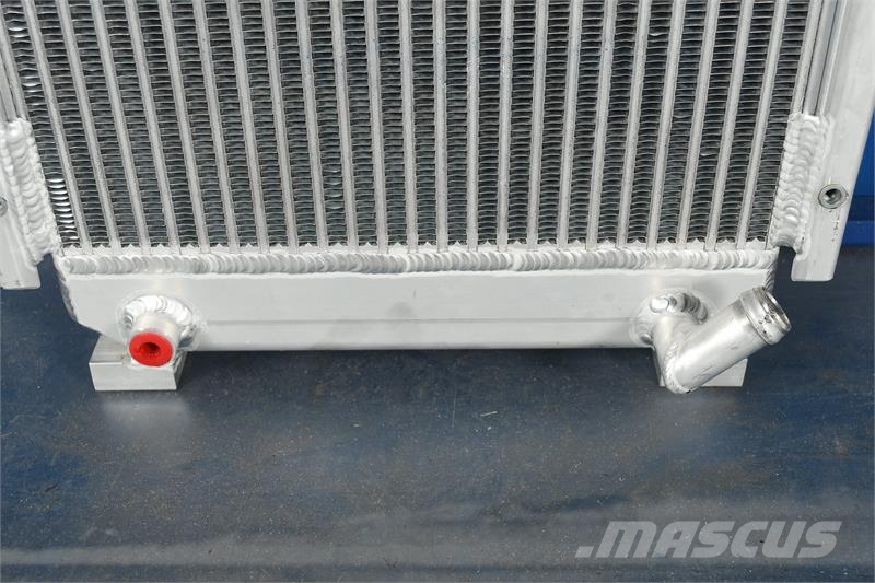 John Deere 670 Radiator # 870137 Radiadores