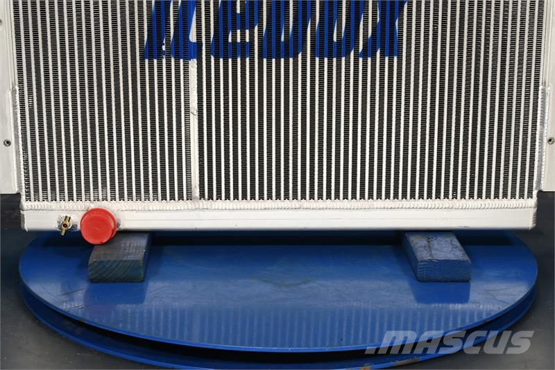 John Deere 690, 690A , 690B , 693B Radiator # 870998 Radiatoare