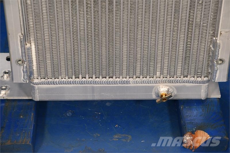 John Deere 710D Radiator # 870140 Radiadores