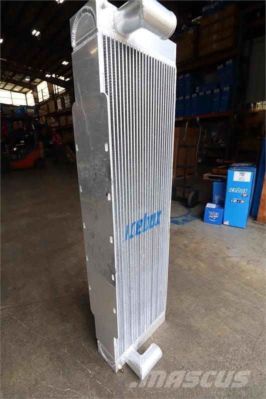 John Deere 803M, 803HM, 853M, 853HM Radiator # 871119 Radiatoren