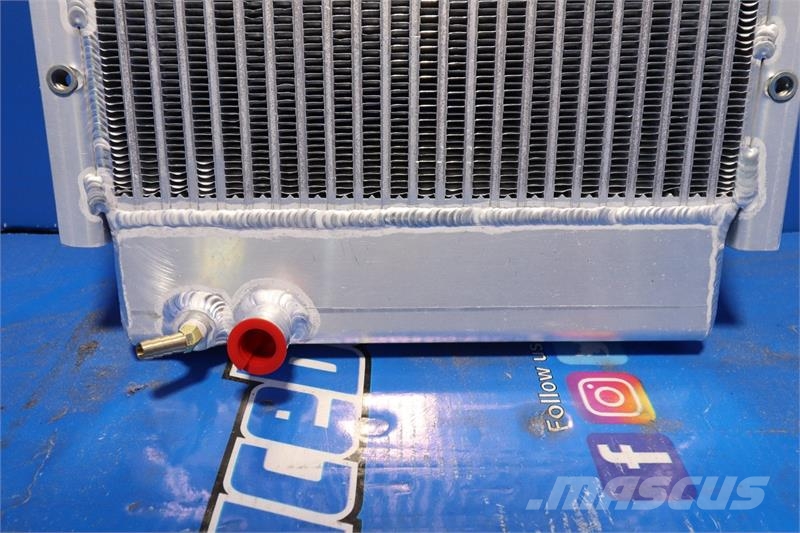 John Deere 850 Radiator # 871155 مشعات