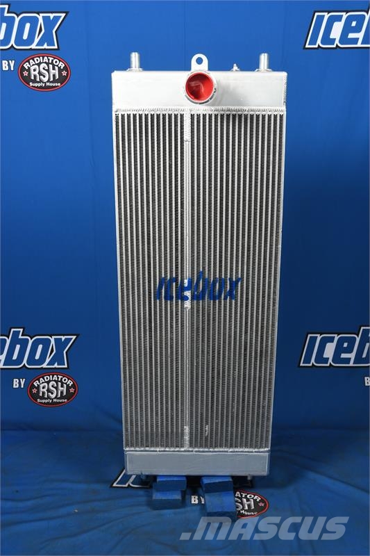 John Deere 850K Radiator # 870481 Радиатори