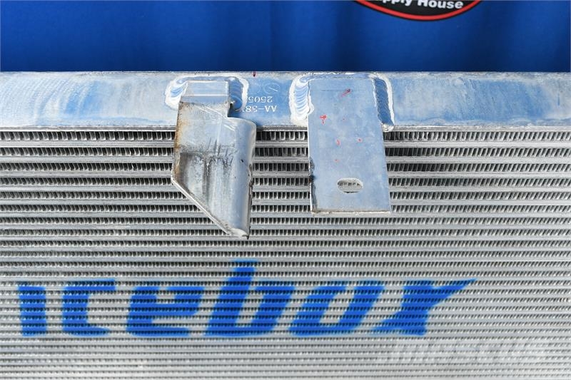 John Deere 8760 Charge Air Cooler # 870032 Радиатори