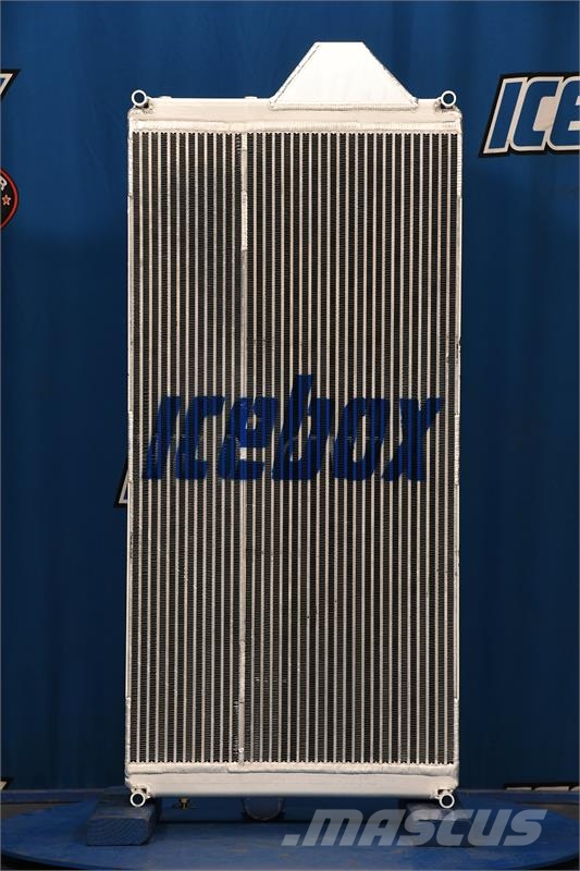 John Deere 8R Series Radiator # 871131 Radiators