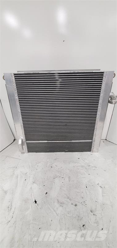 John Deere UH07-7, UH07LC-7, UH083, UH08L Oil Cooler # 870972 Radiadores