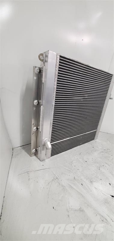 John Deere UH07-7, UH07LC-7, UH083, UH08L Oil Cooler # 870972 Radiadores