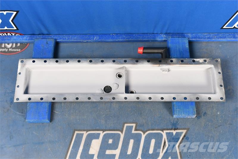 Kenworth Bottom Tank # 604711 Радіатори